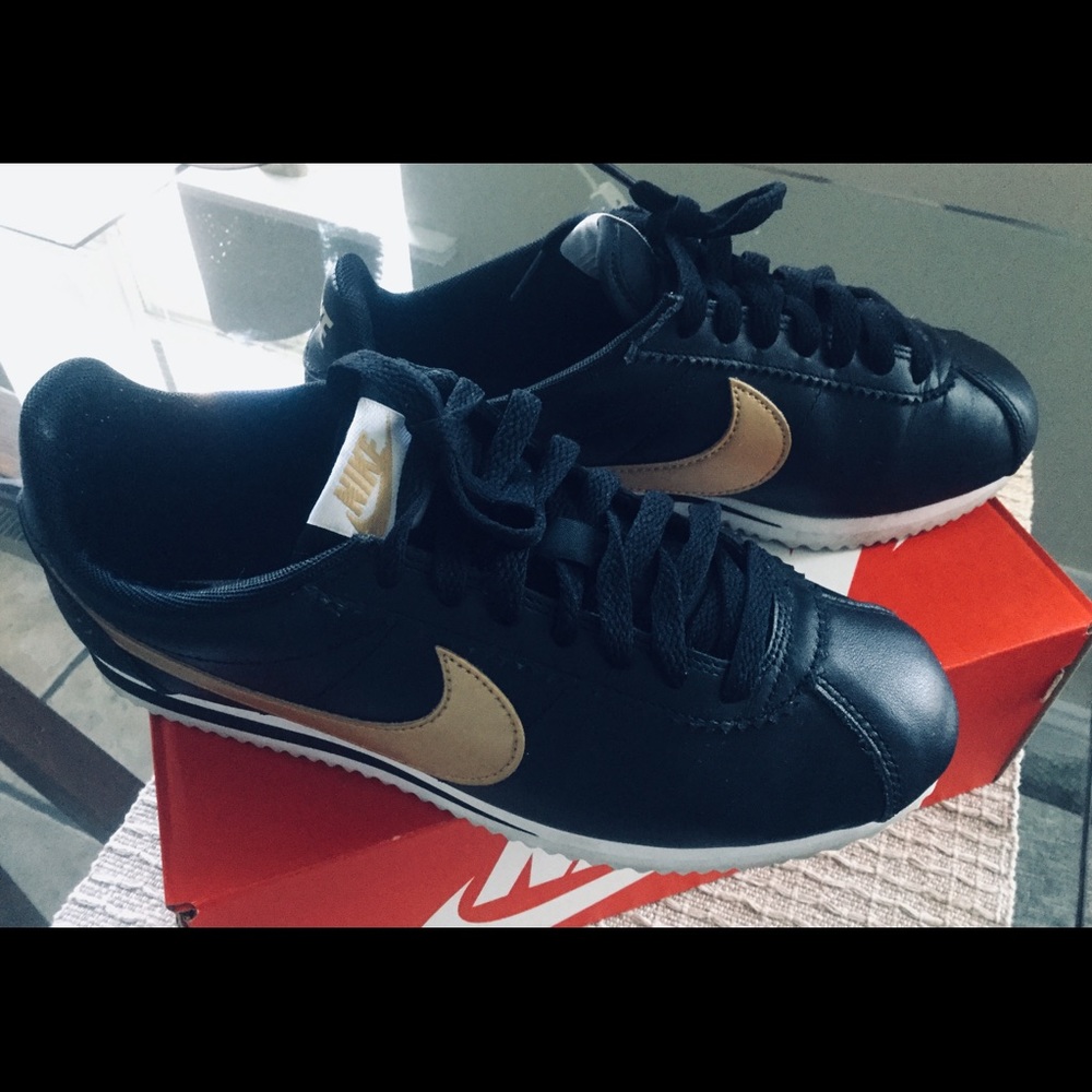 Nike Women’s Classic Cortez Leather